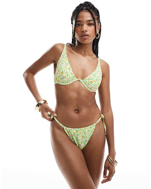 Slip Bikini A Fiorellini Con Allacciatura Laterale di New Look in Multicolor