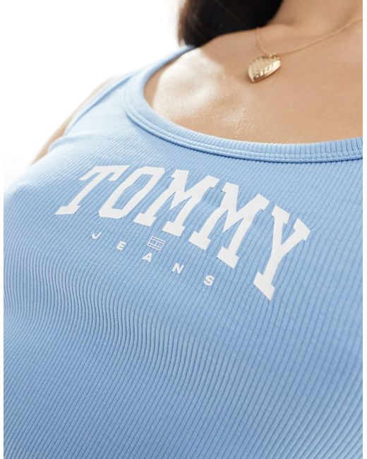 Top senza maniche stile college tenue con logo di Tommy Hilfiger in Blue