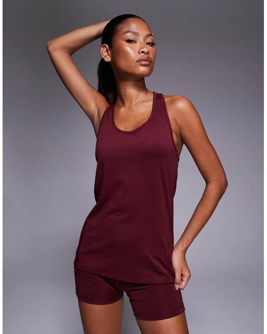 Top Básico Sin Mangas Con Espalda De Nadadora Tad Essential De -Rojo PUMA de color Purple