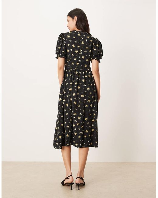 Vestido Midi Negro Con Estampado Floral, Botones Delanteros, Mangas Abullonadas Y Cuello De Pico De Nobody's Child de color Natural