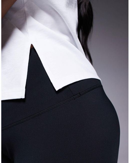 4505 White Curve – schnelltrocknendes cropped trägertop