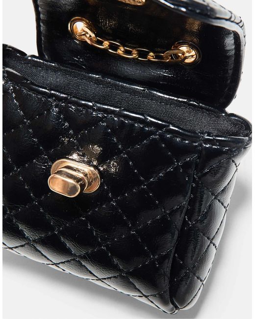 Stradivarius White Gesteppte mini-tasche mit charm