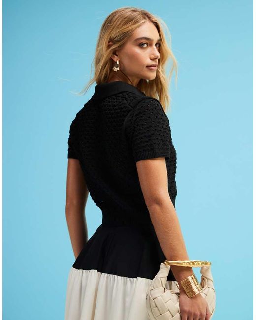 Top Con Cuello Tipo Polo De Punto Calado De ASOS de color Black