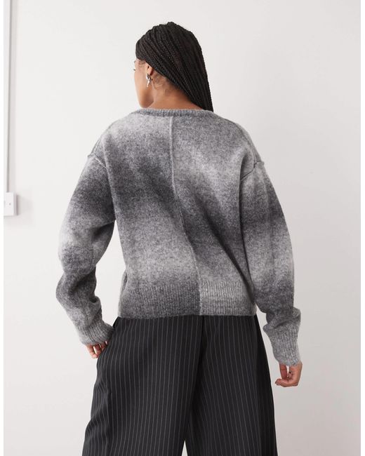 Pull teint par sections à col v - chiné Weekday en coloris Gray