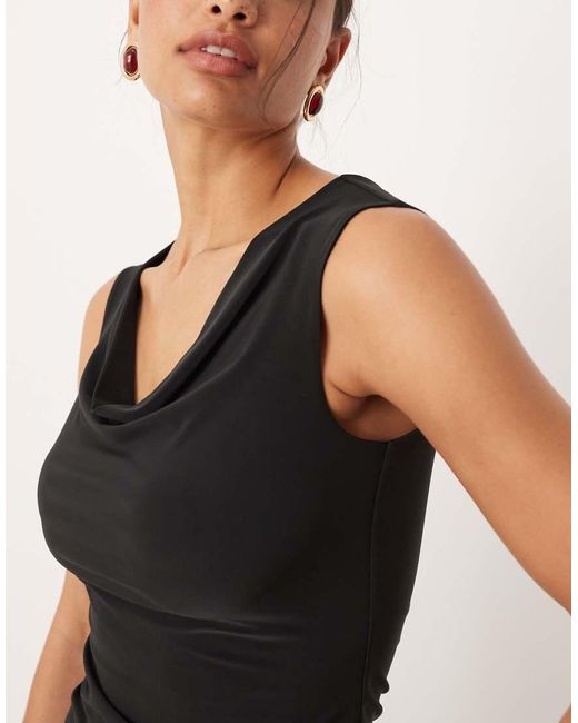 ASOS Top Van Gladde Stof Met Gedrapeerde Halslijn in het Black