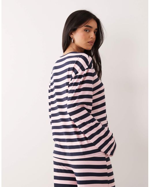 Top d'ensemble rayé ras Kaiia en coloris Blue