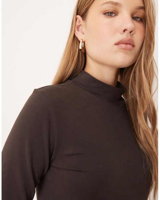 Jdy Brown Roll Neck Top
