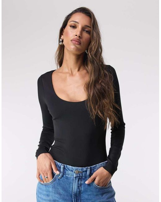 GOOD AMERICAN Blue Sculpting Scoop Neck Long Sleeve Bodysuit