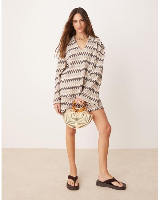 Top Oversize Marrone Con Motivo A Spina Di Pesce E Colletto Stile Rugby di ASOS in Natural