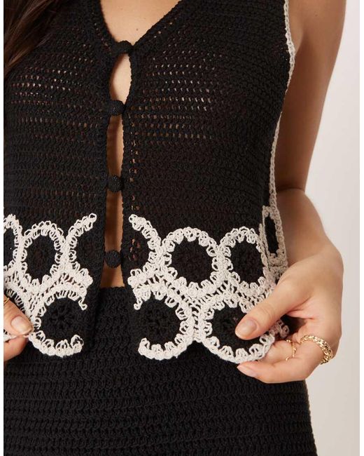 Top De Tirantes Con Lazada Delantera De Croché De (Parte De Un Conjunto) Mango de color Black