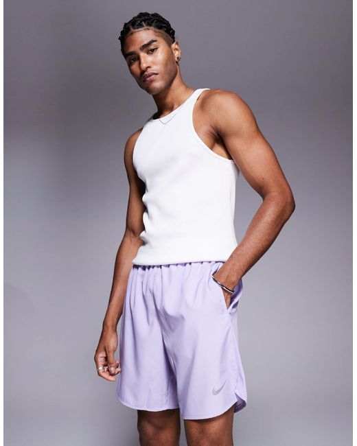 Challenger - short 7 pouces en tissu dri-fit - lilas Nike pour homme en coloris Blue