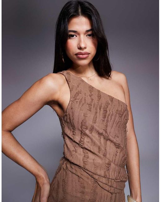 Vestido Largo Marrón Asimétrico Con Diseño Drapeado Y Acabado Efecto Desgarrado De ASOS de color Blue