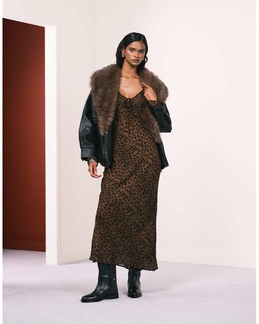 Vestito Lungo A Maniche Lunghe Con Allacciature di Mango in Brown