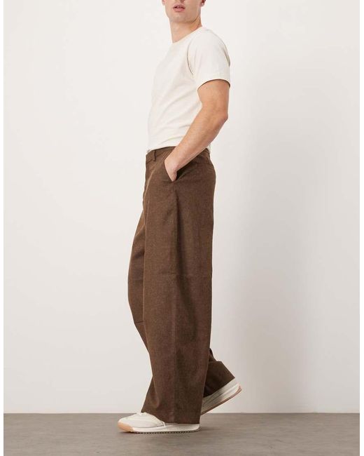 Pantalones De Vestir Marrones De Pernera Barrel Ancha Con Pinzas Delanteras De Tejido Cepillado De ASOS de hombre de color Natural