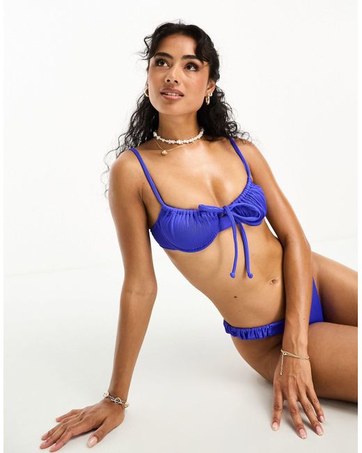 Kulani Kinis X Hannah Meloche & Ava Jules - Geribbelde Gerimpelde Bikinitop Met Beugels in het Blue