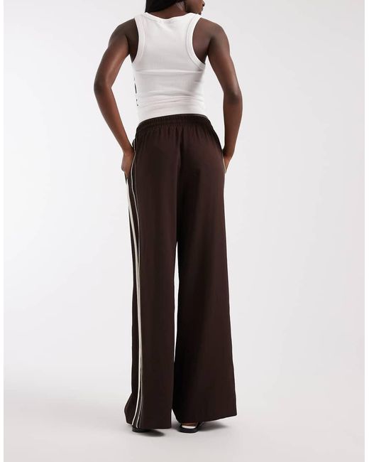 River Island White Stitch Striped Side jogger
