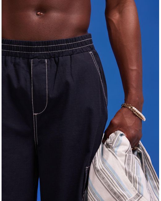 Pantalones cortos cargo con pespuntes en contraste ASOS de hombre de color Blue