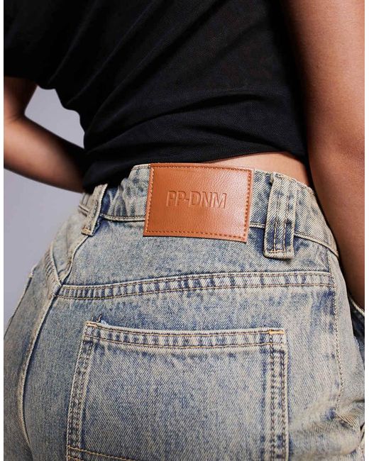 Pantalones Cortos Vaqueros De Estilo Carpintero Y Corte Alargado Con Lavado Envejecido De -Gris Princess Polly de color Gray