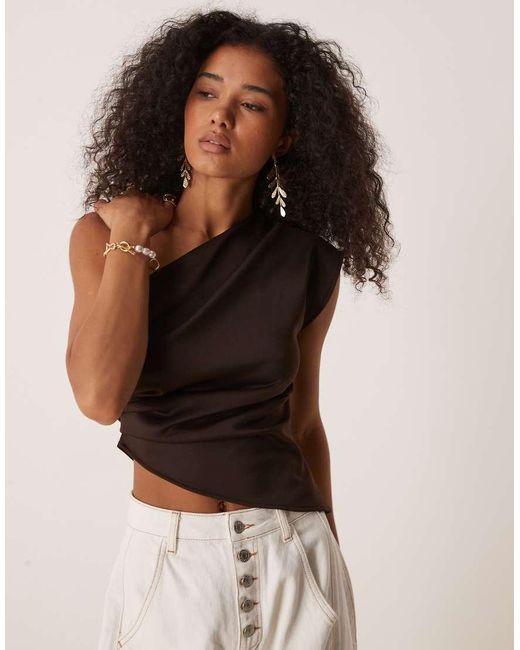 ASOS Top Met Blote Schouder En Asymmetrische Zoom Met Rimpels in het Black