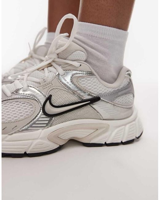 Nike White V5 Rnr Sneakers