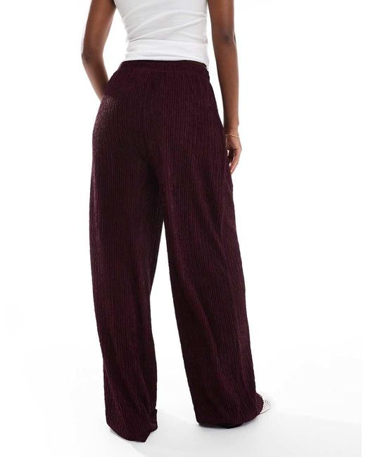 Pantaloni A Fondo Ampio Bordeaux Testurizzati di New Look in Purple