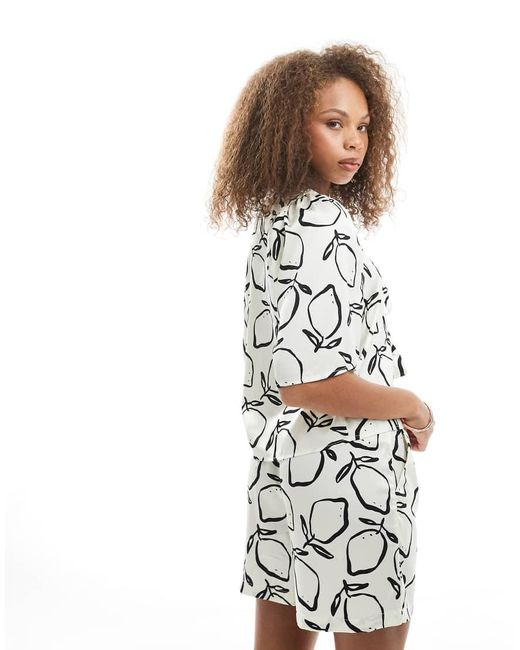 Top Corto Monocromático Con Estampado De Limones Y Lazada Delantera De (Parte De Un Conjunto)-Blanco Object de color White