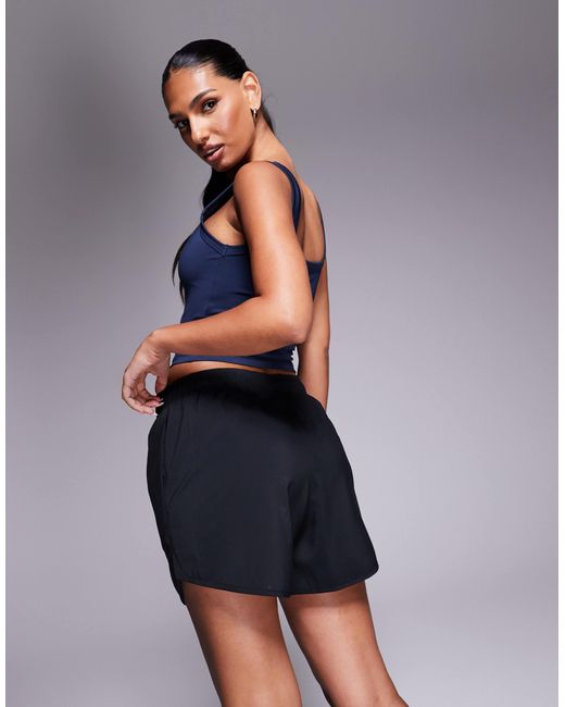 Essential - short 5 pouces New Balance en coloris Blue