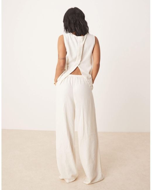 Shona - pantalon droit d'ensemble - crème Nobody's Child Petite en coloris Natural