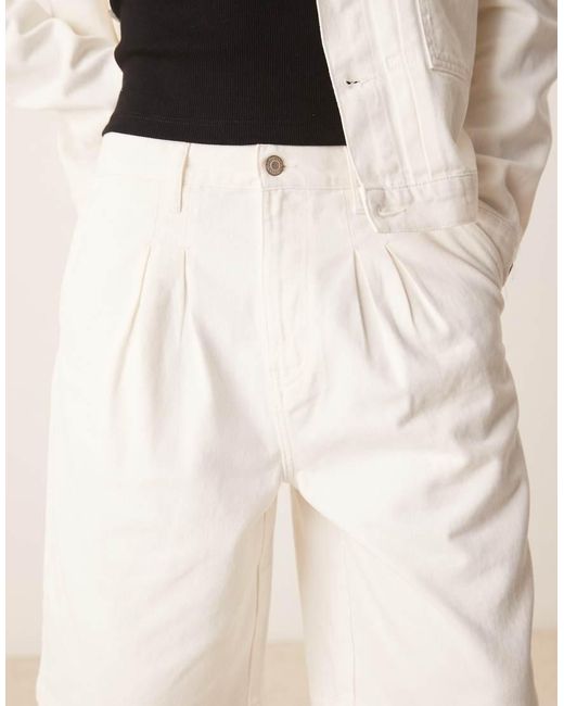 Pantalones Cortos Vaqueros De Corte Alargado Con Pinzas Dobles De (Parte De Un Conjunto)-Neutro ASOS de hombre de color Natural