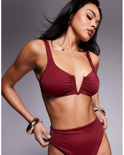 ASOS Maya in het Red