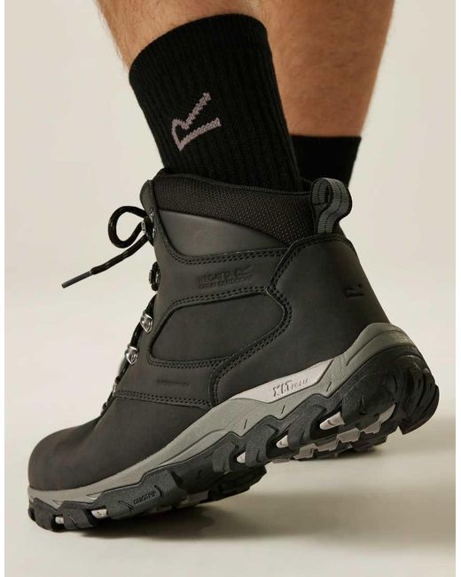 Regatta Black Holcombe Classic Walking Boots for men
