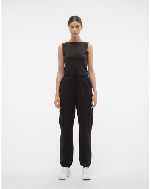 Pantalones cargo s con bajos ajustados Vero Moda de color Black