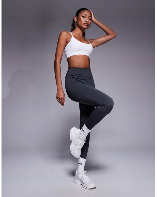 Leggings Deportivos Con Bolsillo Interior Y Diseño Moldeador En La Parte Trasera Icon De 4505 de color Gray