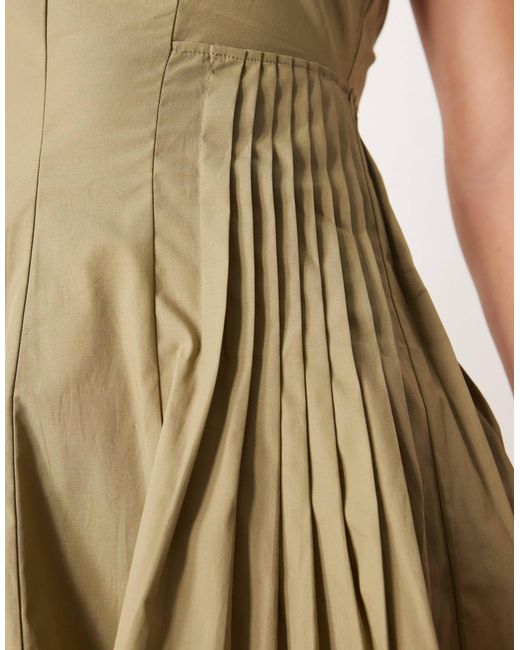 Robe courte plissée à la taille avec encolure dégagée - mastic foncé ASOS en coloris Natural
