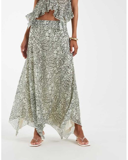 Motel White Co-ord Rumela Blossom Pailsey Midaxi Skirt
