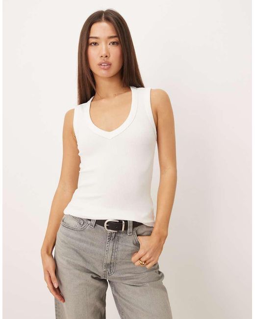 Gina Tricot White V Neck Rib Tank