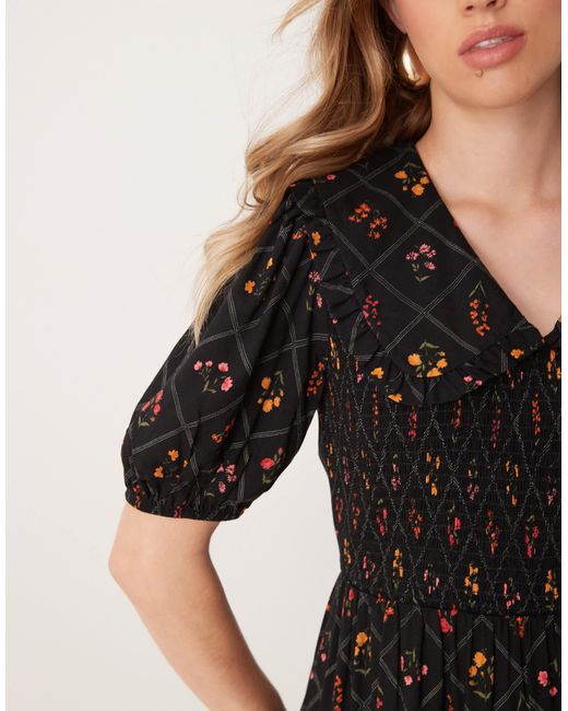 Robe longue à carreaux et fleurs avec col Miss Selfridge en coloris Brown