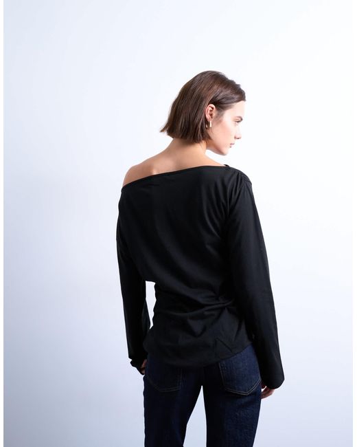 Top asymétrique en jersey à manches longues et encolure bateau TOPSHOP en coloris Blue