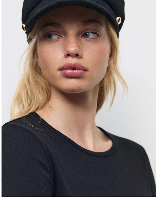 T-Shirt A Maniche Lunghe Basic Nera di Stradivarius in Black