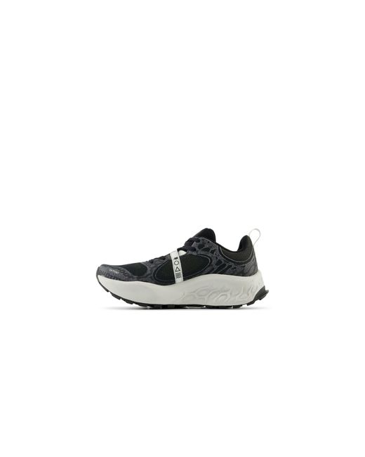 Fresh foam x hierro v8 sneakers da trail running nere di New Balance in Black