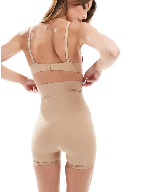 Vero Moda Natural – tammy – nahtlose, figurformende shorts