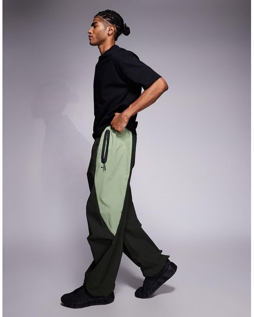 Nike Black Tech Dri-fit Woven Oversized joggers for men