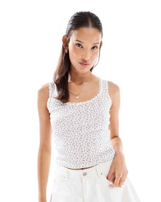 Débardeur en maille pointelle à petites fleurs avec bords en dentelle Miss Selfridge en coloris White
