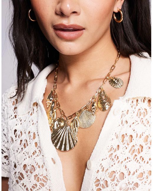 ASOS Natural – limited edition – e halskette mit klobigen muschelanhängern