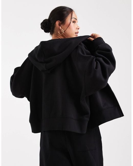 ASOS Black – cropped-kapuzenjacke