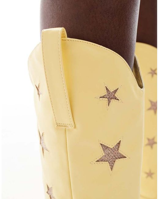 Botas Amarillas De Estilo Wéstern Con Detalle De Estrellas De Glamorous de color Metallic