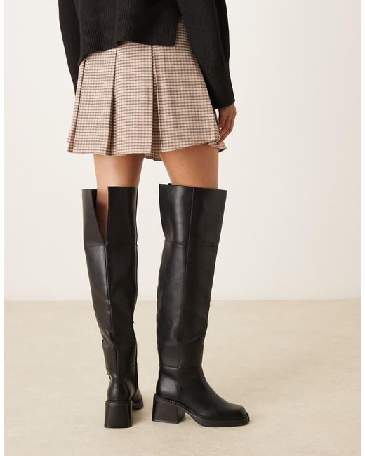 Botas Por Encima De La Rodilla Negras Con Suela Gruesa Kilian De ASOS de color Natural
