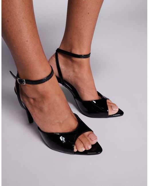 Sandalias Negras De Tacón Con Diseño Anudado A La Pierna Caught On De Public Desire de color Black