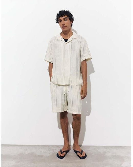 Pull&Bear White Short Sleeve Crepe Striped Shirt for men