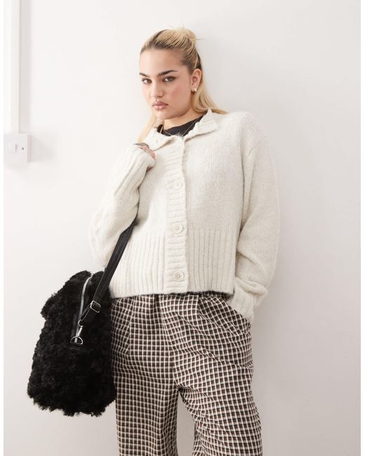 Collusion Natural – flauschige, strukturierte strickjacke